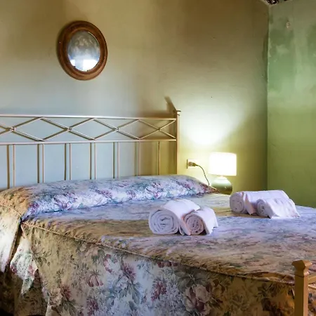 Vakantiehuis Luxurious Farmhouse In Italy With Swimming Pool